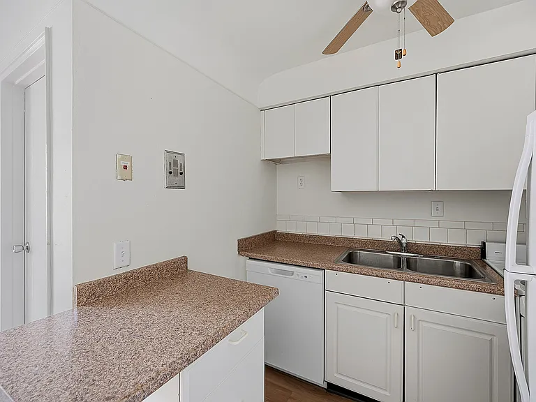 6469 Montgomery Rd #7 — Photo 11