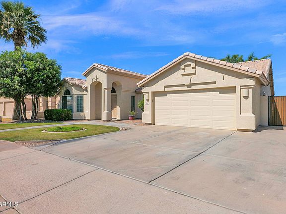 3rd image of 502 N FALCON Drive