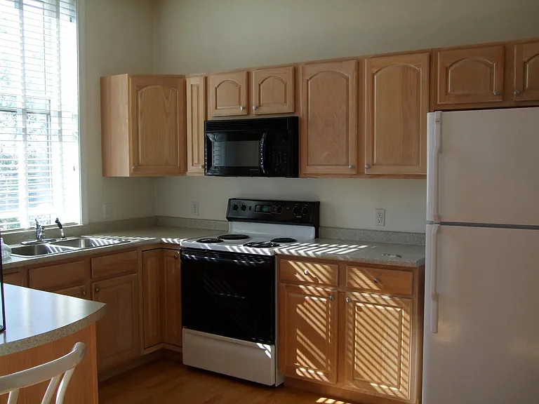 24 Pleasant St #3 — Photo 5