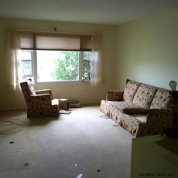3rd image of 50 EASTERN Avenue