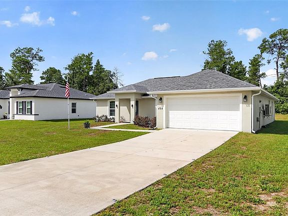 3rd image of 484 Marion Oaks Ln