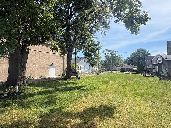 3rd image of 0 W 17th St