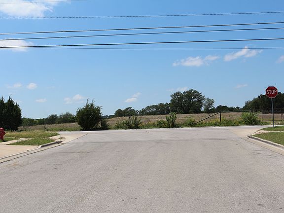 4th image of 2907 Curtis Dr