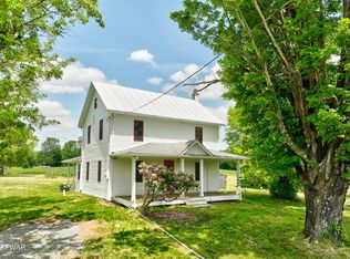 596 Boyds Mills Rd, Milanville, PA 18443
