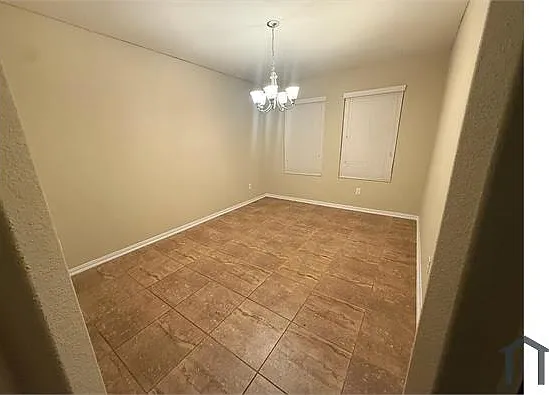 5 bed, 2619 sqft, $2,250 — Photo 2