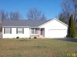 13 Ridgemont Dr, Adrian, MI 49221