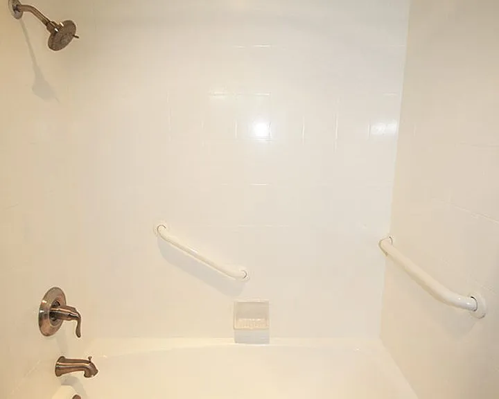 Hamilton Hall Apartments - Queen Anne — Photo 18