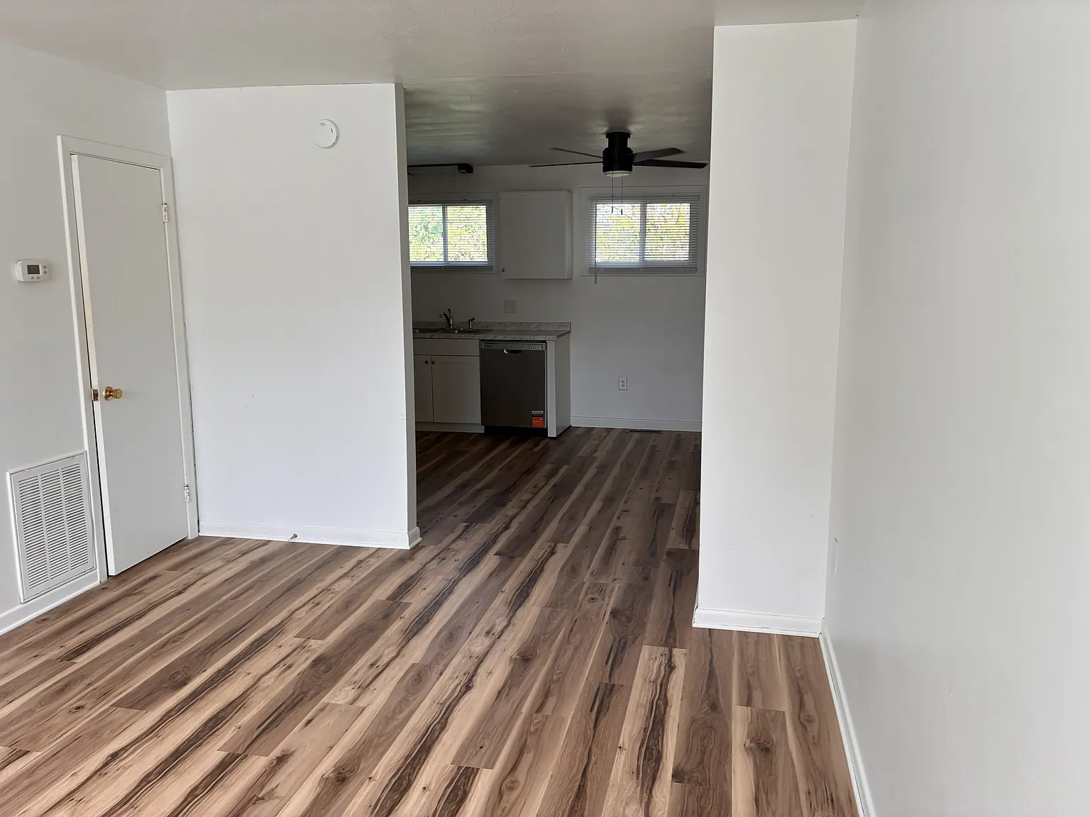2 bed, 900 sqft, $1,250 — Photo 4