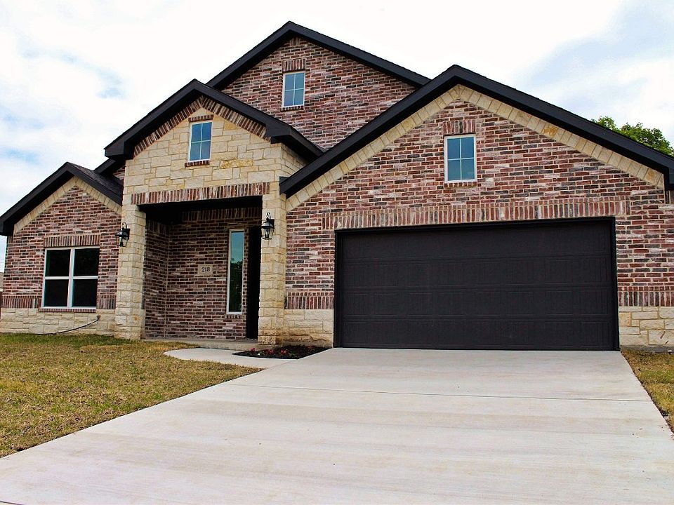 1st image of 218 Martin Luther Cir