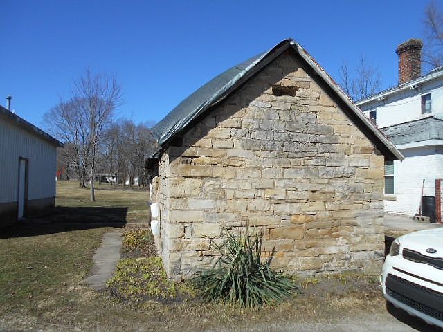 1st image of 901 Cliff Dr