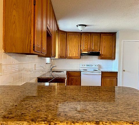 4th image of 725 Keystone Dr