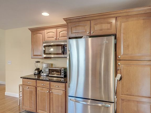 4th image of 4R Indian Hill Rd #4R