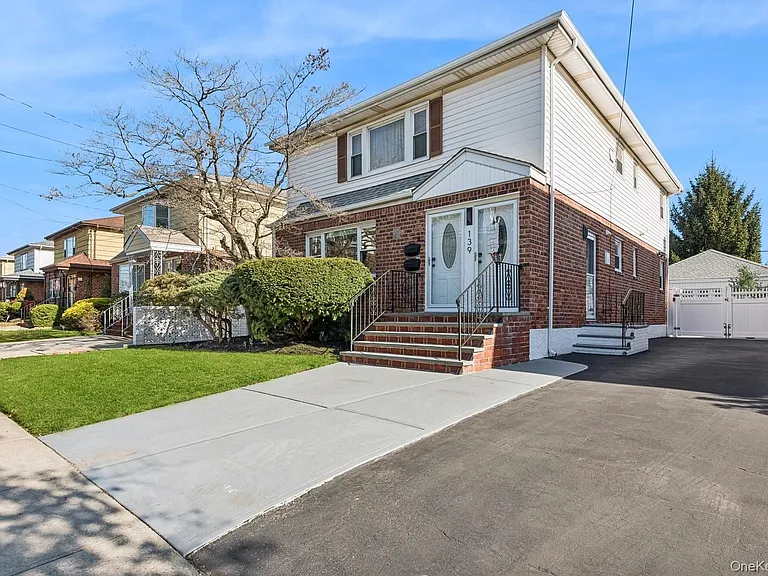 139 Gibson Blvd — Photo 2