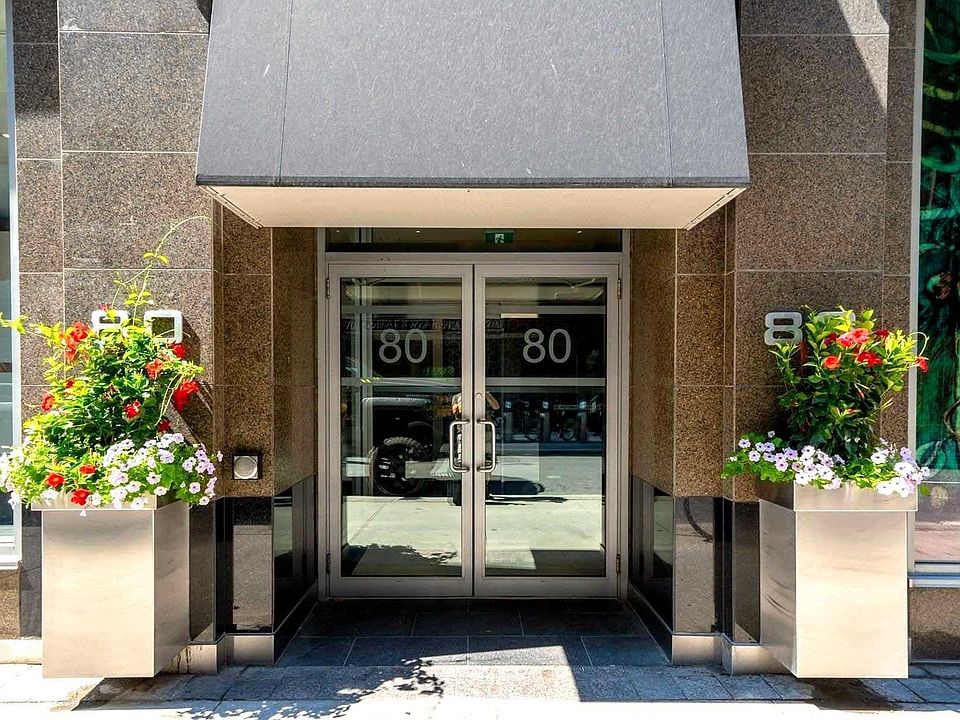 2nd image of 80 Cumberland St #1702