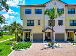 5561 Cannes Cir, Sarasota, FL 34231