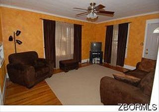 2nd image of 1628 Norwood Blvd