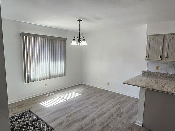 5th image of 148 E Douglas Ln