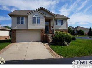 4977 Carrington Dr, Oakland Twp, MI 48306