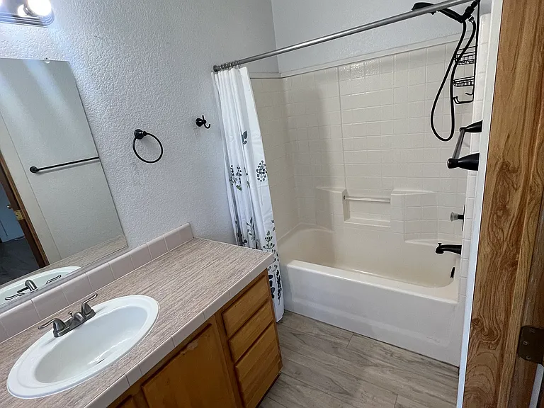 408 Alpine Dr — Photo 9