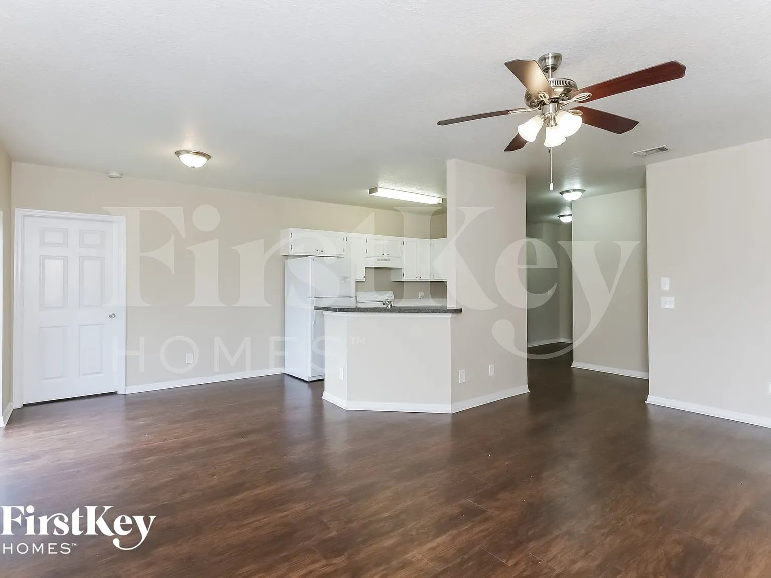 4 bed, 2.0 bath, 1400 sqft, $1,450 — Photo 4