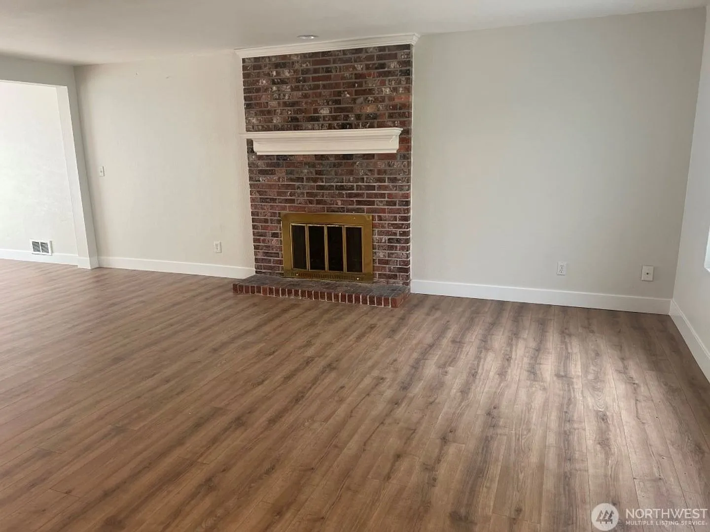 14309 NE 7th Place — Photo 4