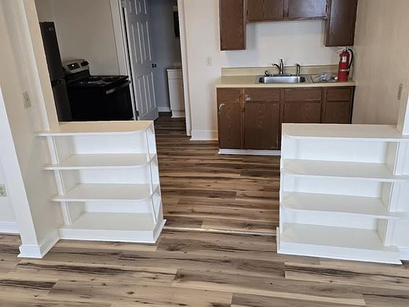 3rd image of 102 E Market St #305