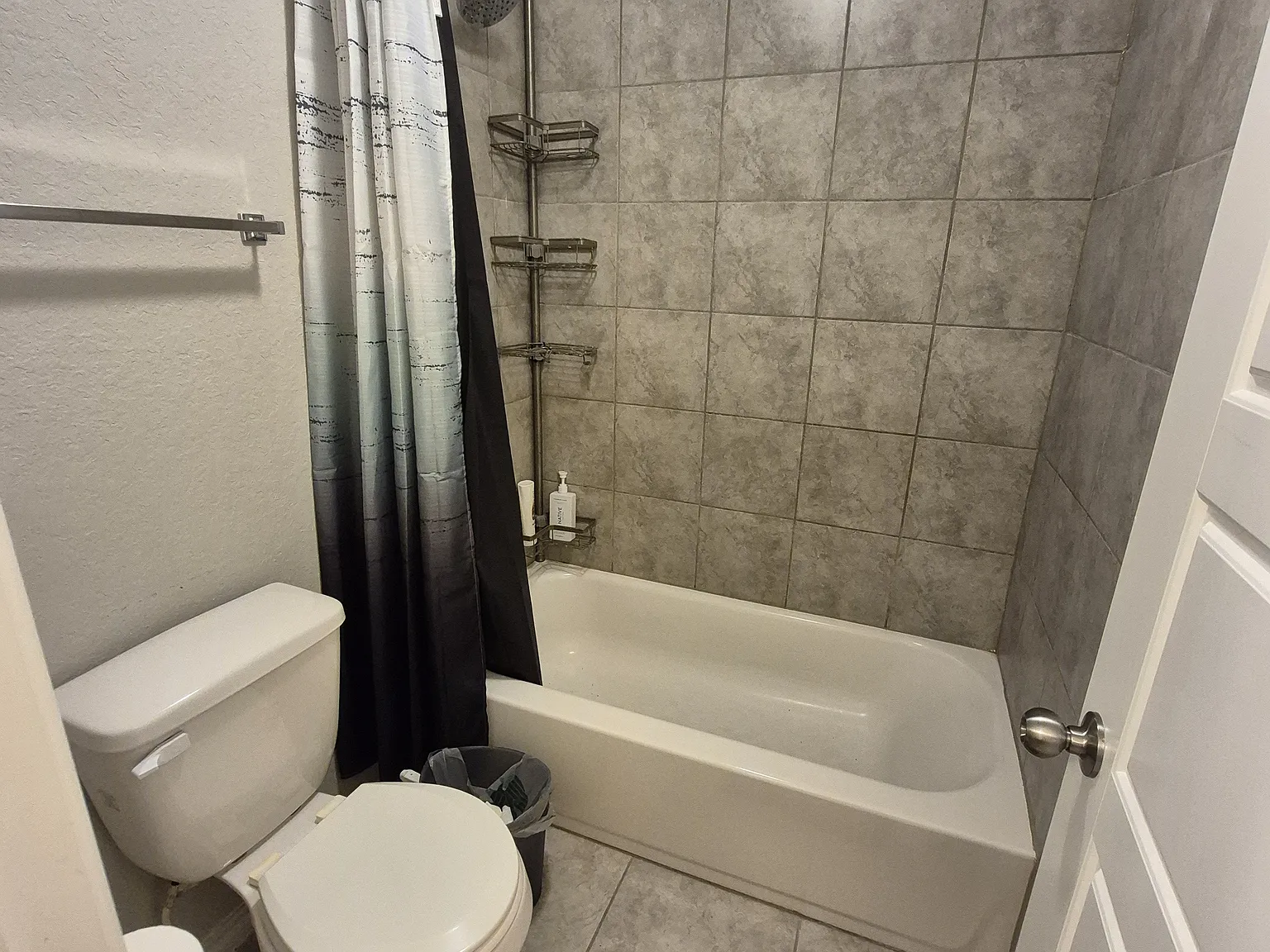 4 bed, 2112 sqft, $700 — Photo 3