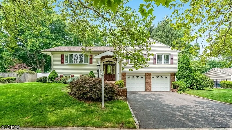 58 Michael Dr photo 1