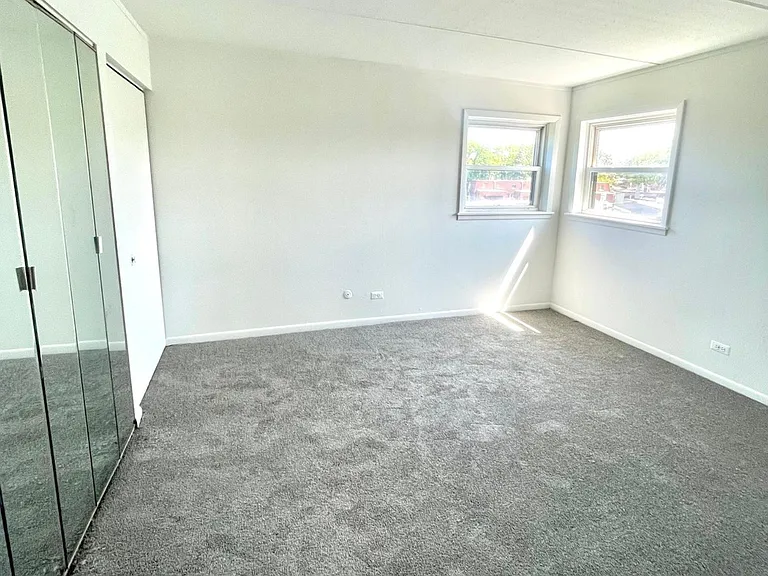 2610 Oakton St #9W — Photo 7