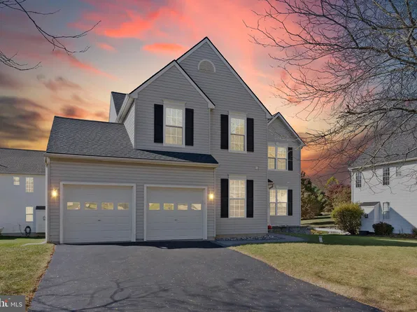 21 N Danbury Cir, Coatesville, PA 19320