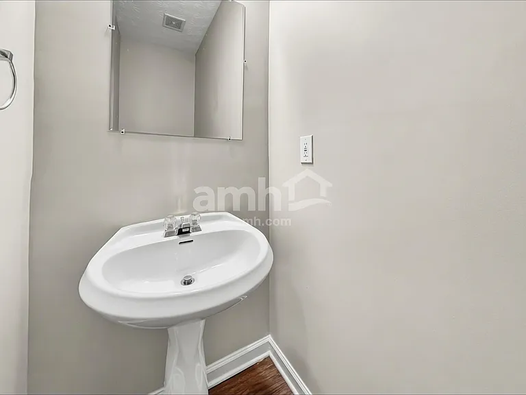 540 Gables Ct — Photo 9