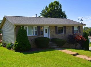 81 Collinwood Pl, West Newton, PA 15089
