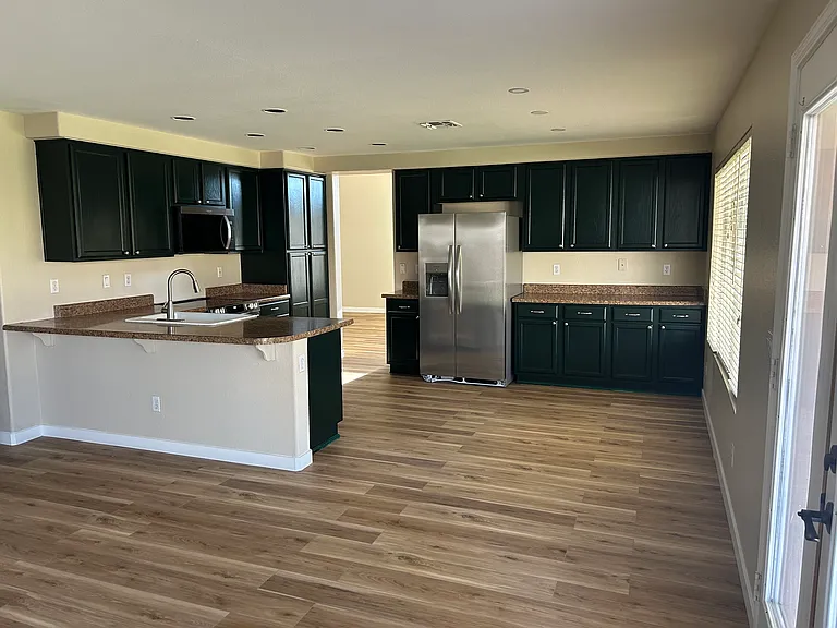 1120 W Canary Way — Photo 4