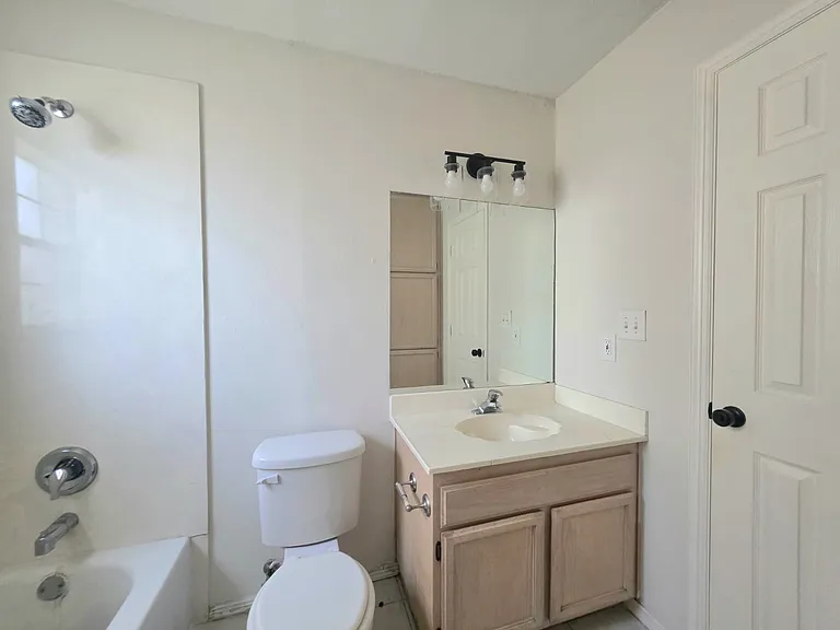 1804 Oasis Dr #303 — Photo 10