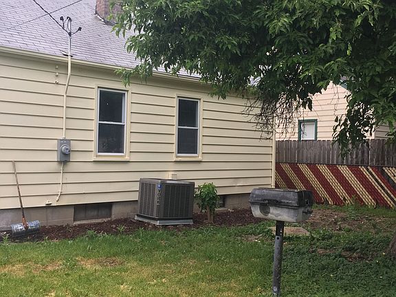 3rd image of 5852 Gilman St