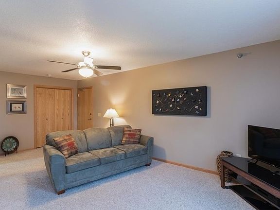 4th image of 4781 Woodland Ave Unit 3