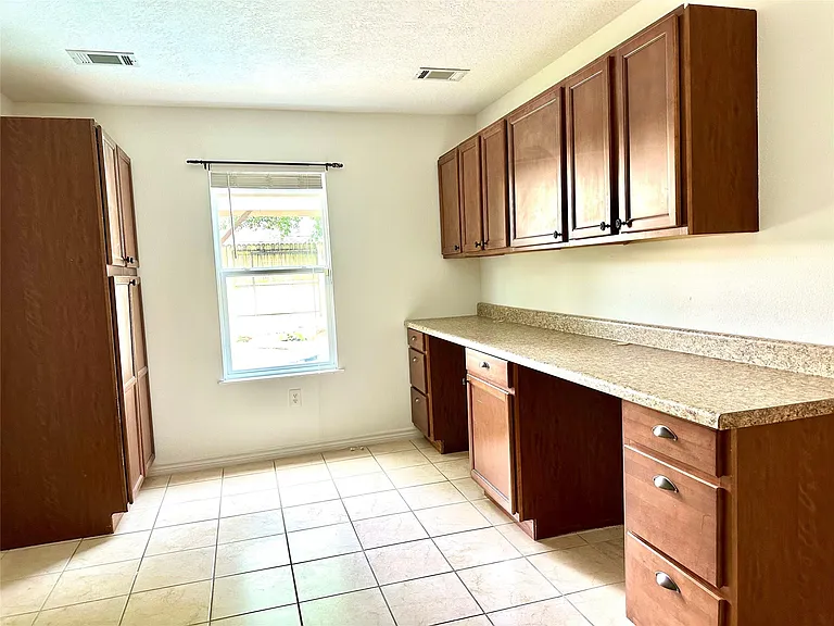 24914 Aughton Ct — Photo 25