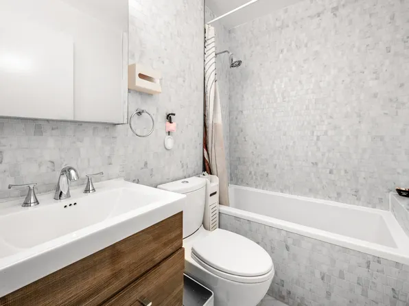 415 East 37th Street image 12 of 12