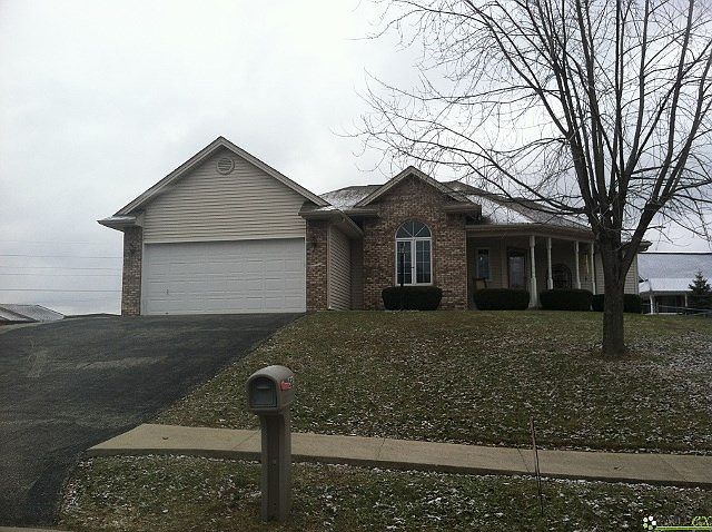 1st image of 585 Daniel Dr