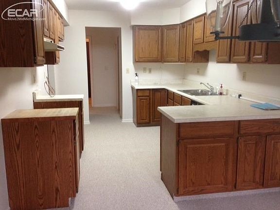 3rd image of 433 Charing Cross Dr