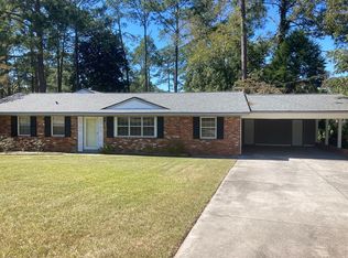 510 Forest Circle Dr, Douglas, GA 31533