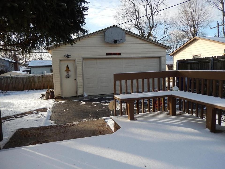 2nd image of 1705 Brookfield Sq S