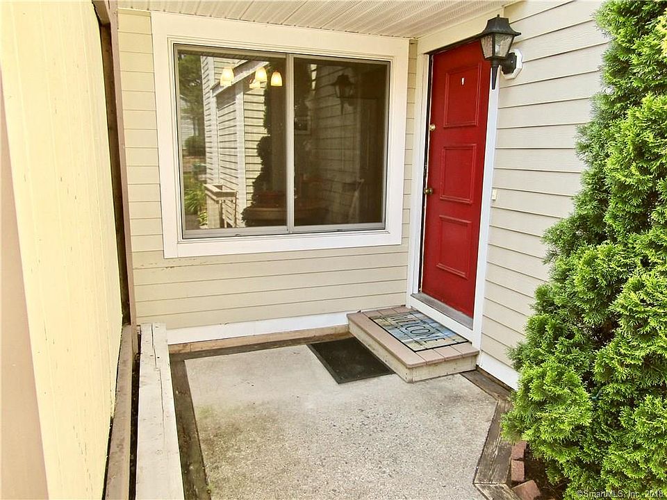 1st image of 24 Peddlers Dr #24