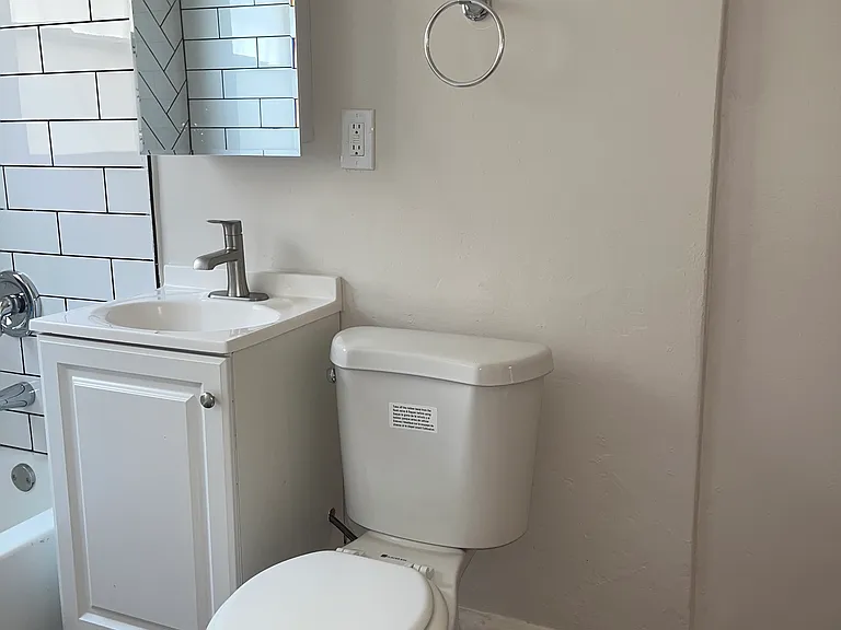 915 Cherry Ave #209 — Photo 22