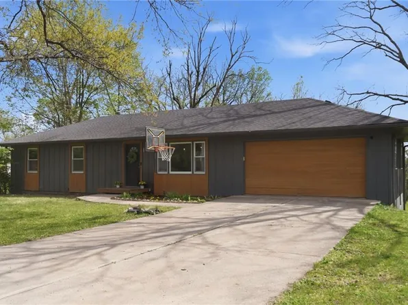 3411 E 78th St, Kansas City, MO 64132