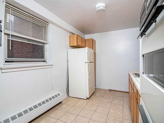 4th image of 89-100 170th St Unit 3M