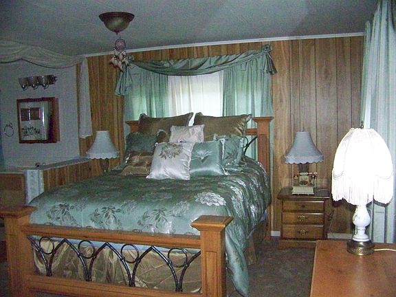 4th image of 333 Holly Dr