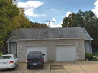 483 Lake St, Crystal Lake, IL 60014