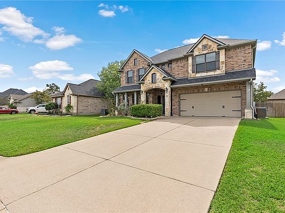 2nd image of 2409 Stone Castle Cir