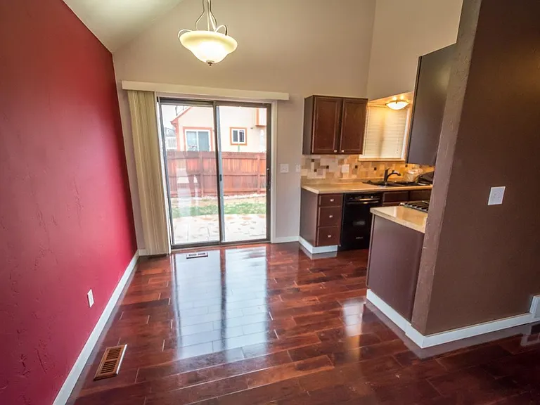 1000 Townley Cir — Photo 8